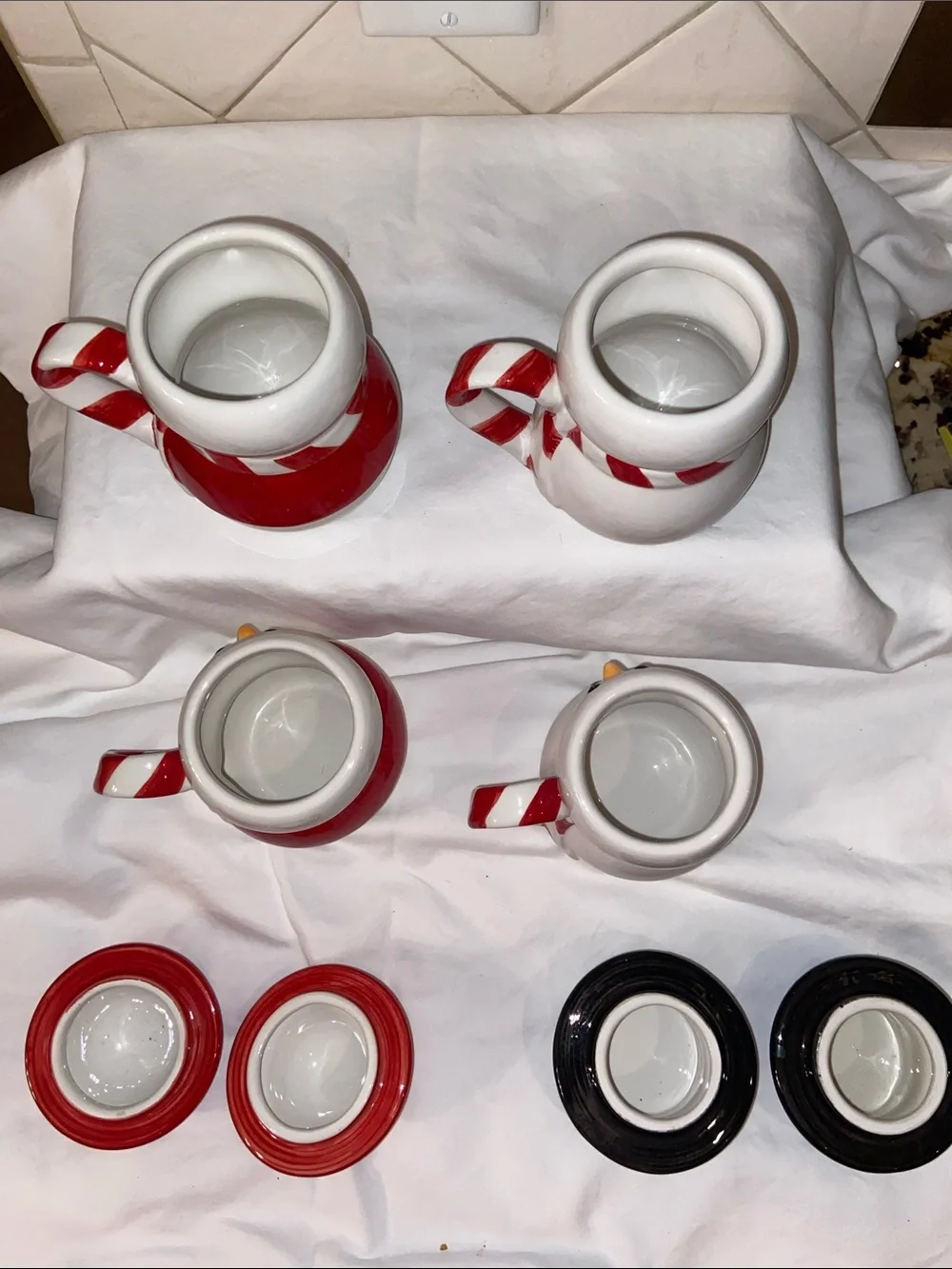 RARE Like new Williams Sonoma Holiday Snowman Snowmaid Mugs Set